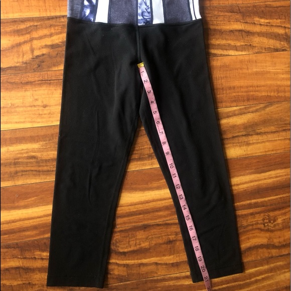 Lululemon Cropped Leggings - Picture 7 of 9